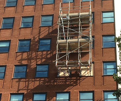 Southampton Scaffolding team at work on a large commercial project